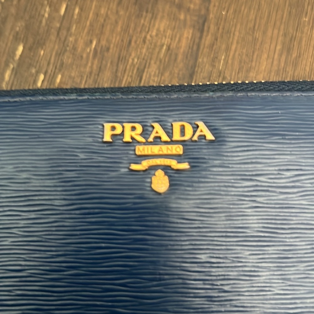 Authentic Large Prada Vitello Move Full Zipper Na… - image 1